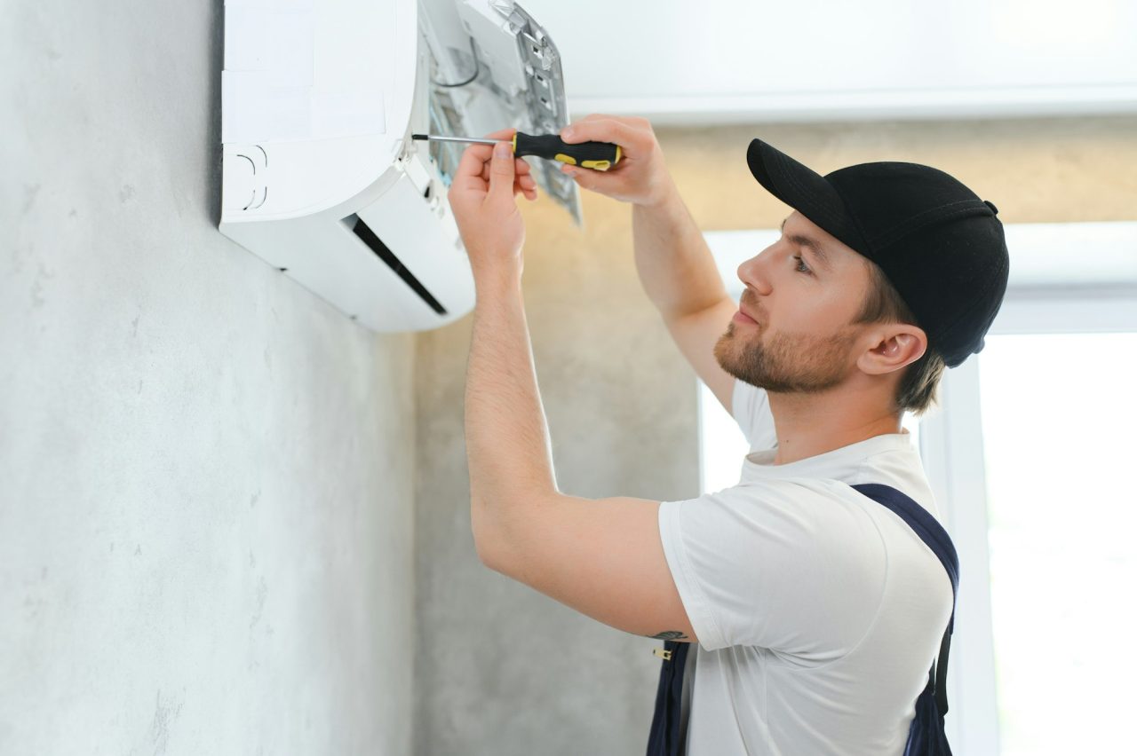 AC Gas Refilling & Leak Repair